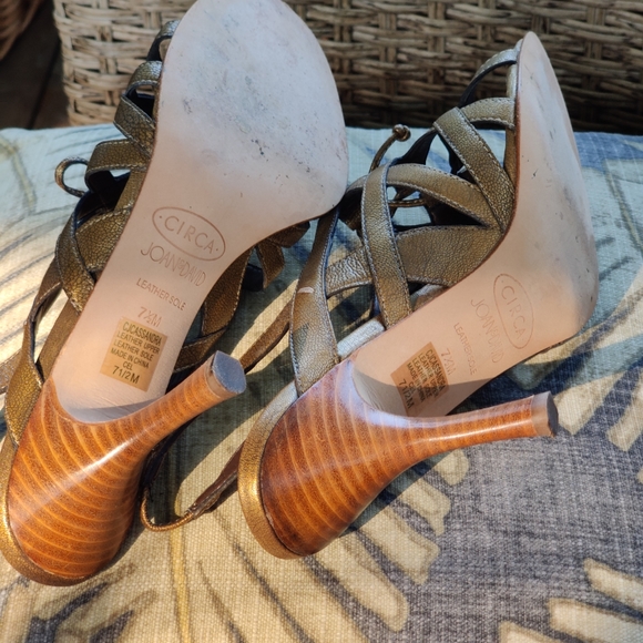 Circa Joan & David Brown Tie Slingbacks Size 7.5M - Picture 6 of 6